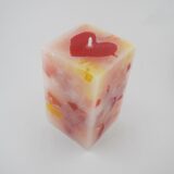 Quadrat Kerze mit Wachswürfel in Rot/Gelb/Orange und Rotem Herz on top "VON HERZEN", 10 x 6 x 6 cm, Das Allerbeste hier auf Erden, ist von dir geliebt zu werden! – Bild 2
