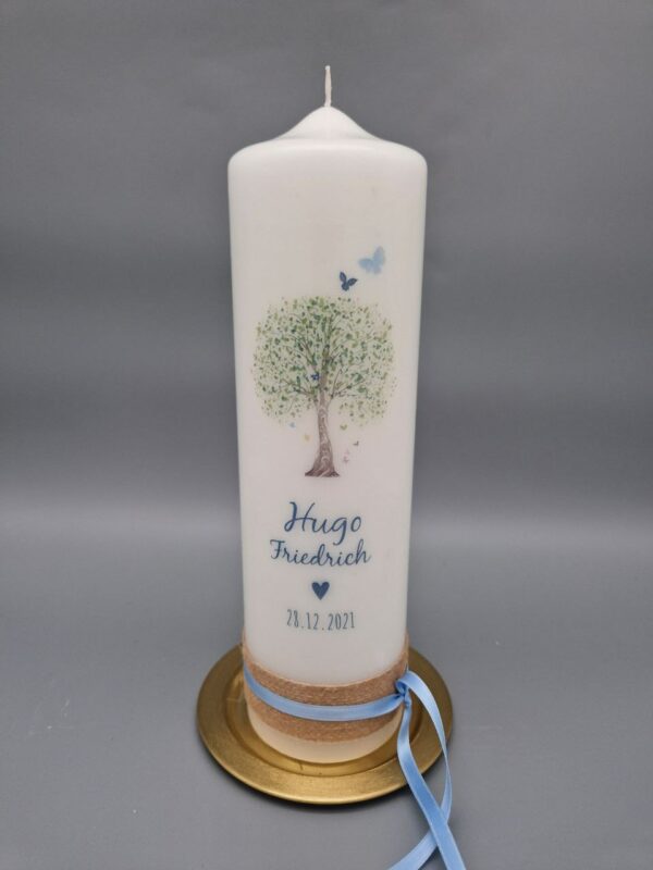 Taufkerze Junge "Lebensbaum mit blauen Schmetterlingen", 25 x 7 cm, Druckmotiv, mit schönen Bändern, personalisiert - gibt es für Mädchen in anderen Farben
