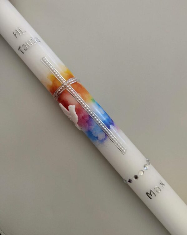 regenbogen taube gottes farben silbernes Kreuz bunte Taufkerze