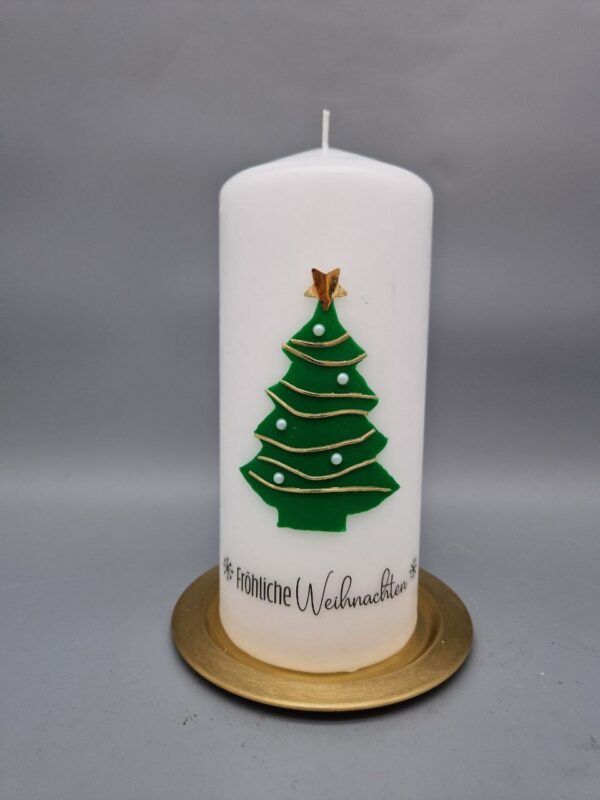 Stumpenkerze "Christbaum", 17 x 7,5 cm, Wachsmotiv, Schrift gedruckt, Perlen, Goldgirlanden