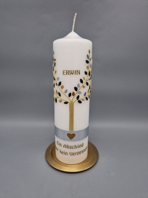 Trauerkerze "Ohne Kreuz, Name und Lebensbaum in Gold mit Blättern in Gold, Silber, Grau und Schwarz", Kurzer Trauerspruch, 25 x 7 cm, Wachsmotive, personalisiert