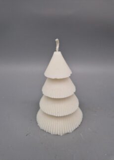 Nachhaltige Tannenbaum Kerze, 9 x 7 cm, aus Recycling-Wachs, Weiss