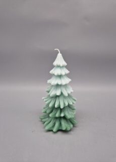 Tannenbaum Kerze schneebedeckt, 11 x 7 cm, aus Recycling-Wachs, wunderschöner weiß-grüner Farbverlauf