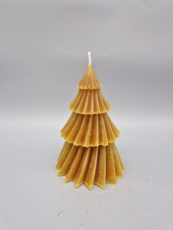 Nachhaltige Bienenwachs Weihnachtsbaum Kerze, 11 x 8 cm, aus Recycling-Bienenwachs – Bild 2