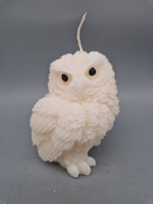 3D Kerze: "Eule", sehr detailgetreu, Creme, 8 cm hoch, nachhaltig aus Recyclingwachs, Handarbeit, gibt es auch in anderen Farben lagernd