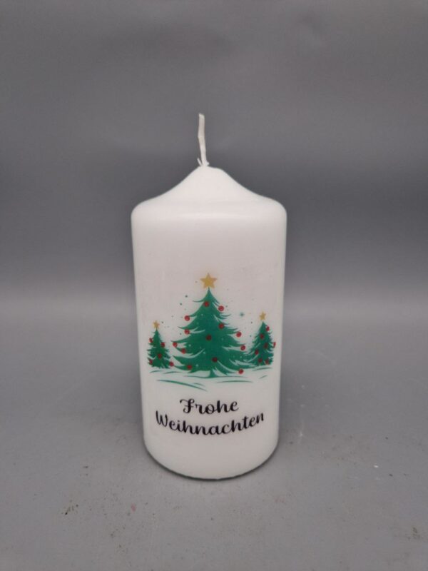 Stumpenkerze "Frohe Weihnachten", geschmückte Weihnachtsbäume, 11 x 6 cm, Druckmotiv