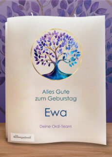 Geburtstagskerze Doppelwelle mit 2 Dochte "Lebensbaum Lila-Blau-Töne", 20 x 7 cm, Druckmotiv, Recycling-Wachs, Text, personalisiert