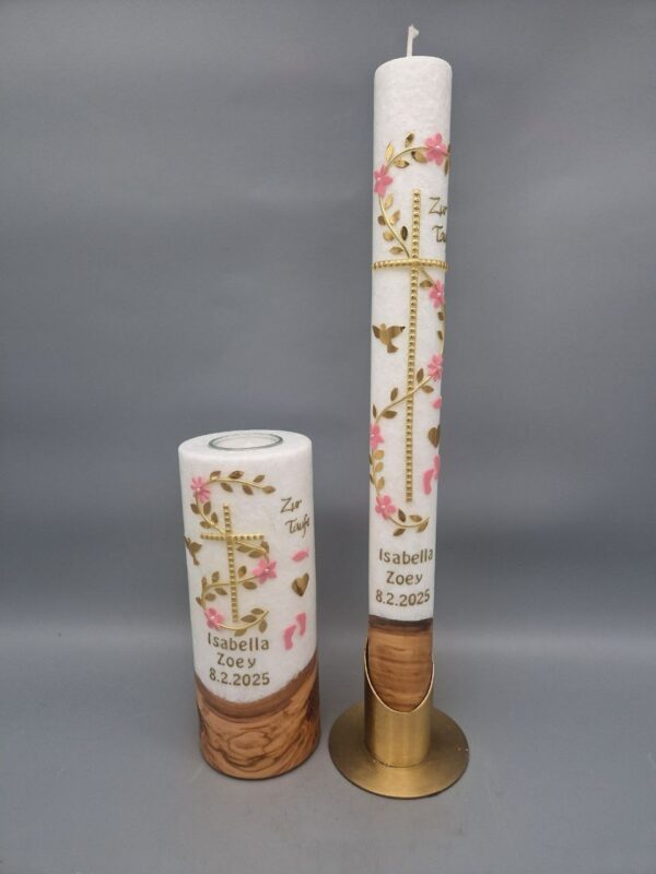 Premium 2-teiliges Taufkerzen-SET bestehend aus Taufkerze und Lebenskerze mit ECHTHOLZSTÜCK und Teelicht "Goldranke mit Rosa Blumen", Taube, Fisch, Herz, Babyfüße, 40 x 4 cm und 20 x 8 cm, Stearin, personalisiert