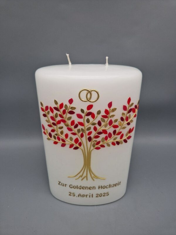 Premium Ovale Kerze mit 2 Dochte zur Goldenen Hochzeit "Lebensbaum in Gold mit Blättern in Rottönen", 25 x 15 x 7 cm, "Zur Goldenen Hochzeit" und Datum in Gold – Bild 3