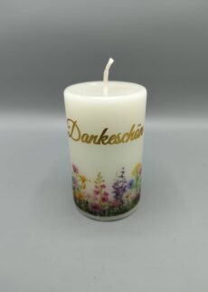 Dankeskerze, 10 x 6 cm, "Blumenwiese", Text: Dankeschön, nachhaltig aus 100% Recycling-Wachs, mit indiv. Widmung