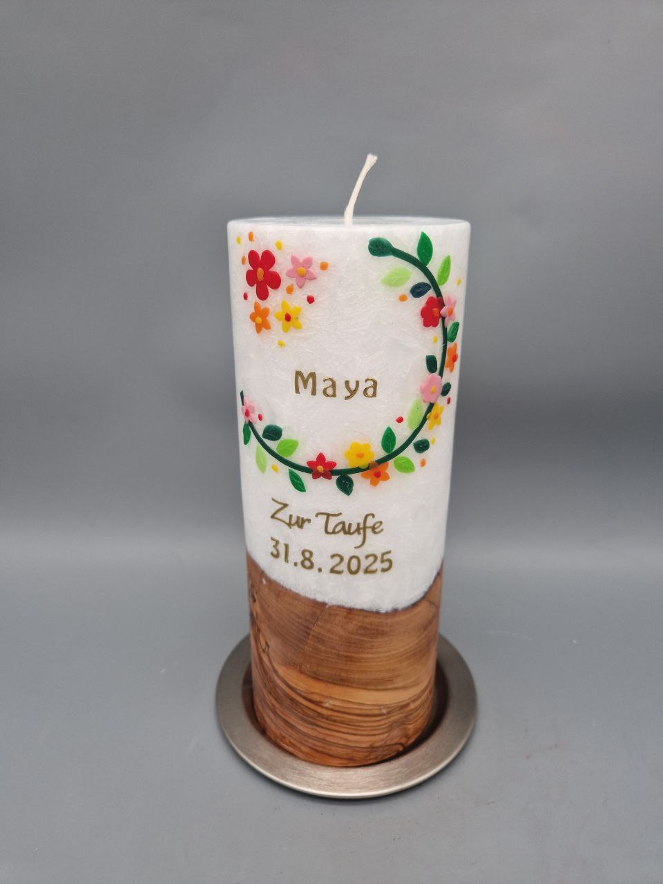 Taufkerze mit Echtholzstück und Docht "Bunte Blumenranke mit edlen Blättern", 20 x 8 cm, Wachsmotive, personalisiert – Bild 5