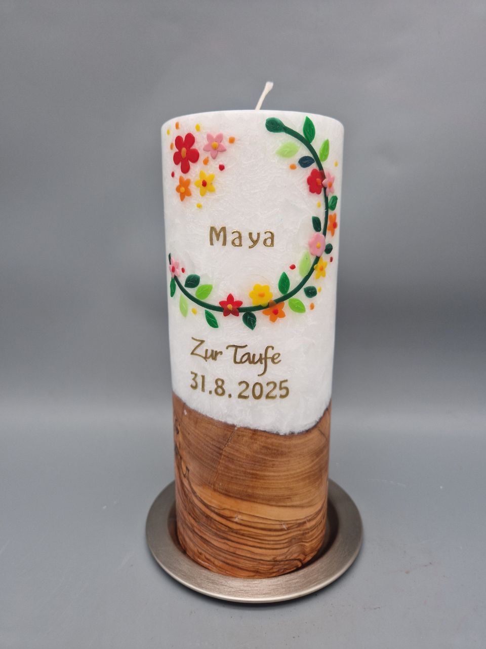 Taufkerze mit Echtholzstück und Docht "Bunte Blumenranke mit edlen Blättern", 20 x 8 cm, Wachsmotive, personalisiert – Bild 6