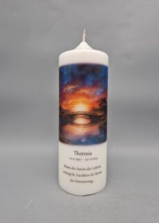 NACHHALTIGE Trauerkerze "Sonnenuntergang, Brücke, Sterne", Spruch: "Wenn die Sonne des Lebens untergeht, leuchten die Sterne der Erinnerung", 20 x 7 cm, Druckmotiv, Recyclingwachs, personalisiert