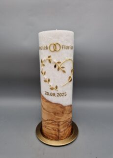 Premium Hochzeitskerze mit ECHTHOLZSTÜCK und Teelichteinsatz "Flagship Candle - Golden Heart with white flowers", Perlen, 25 x 8 cm, Wachsmotiv, Stearin, personalisiert