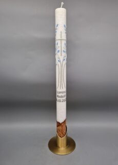 Superior Taufkerze mit ECHTHOLZSTÜCK Junge "Kreuz und Silber Lebensbaum mit HELLBLAU", 40 x 3 cm (Besonderheit Durchmesser 3 cm), Wachsmotive, Stearin mit Kristall-Optik, personalisiert