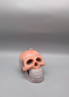 Nachhaltige 3 D Totenkopfkerze, 2-färbig, 10 x 7 cm, Farbe: Haut & Grau, aus Recycling-Wachs, UNIKAT