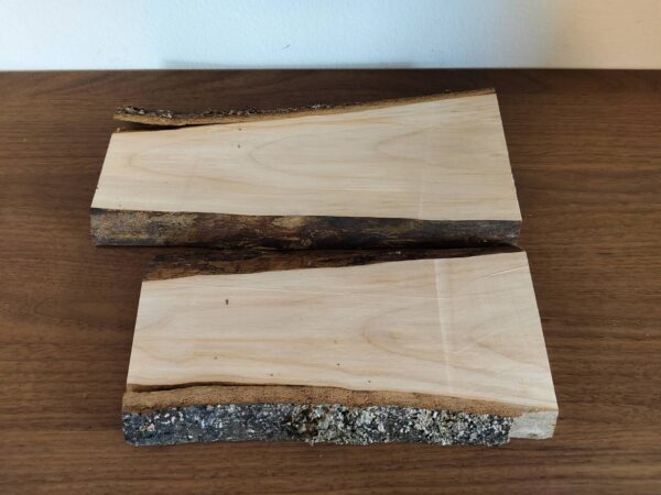 Länglicher Kerzenteller aus Holz mit Rinde – Bild 3