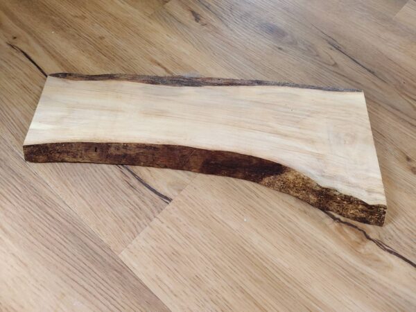 Länglicher Kerzenteller aus Holz, naturbelassen, Unikat – Bild 3