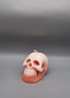 Nachhaltige 3 D Totenkopfkerze, 2-färbig, 10 x 7 cm, Farbe: Creme & Haut, aus Recycling-Wachs, UNIKAT