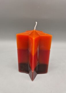 Nachhaltige Sternkerze "Farbenrausch", 3-färbig in gedeckten, warmen Farben, Recycling-Wachs, 10 x 7,5 cm - Unikat