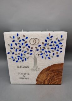 Superior Hochzeitskerze mit ECHTHOLZSTÜCK und 2 Teelichtern, Blockkerze "Silberner Lebensbaum mit Blättern aus Marmor-Blauem Wachs", Wachsmotiv, 20 x 20 x 7 cm, Stearin mit Kristall-Optik, personalisiert