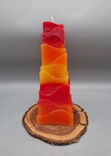 Nachhaltige Zuckerhut Kerze "Begeisterung" 18 x 8 x 5 cm, Recycling-Wachs, Unikat