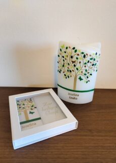Premium 2-teiliges Lebenskerzen-Set aus 2-Flügel-Ellipse und Taufbrief "Lebensbaum Blätter in Grün" - Blätter in anderer Farbe möglich