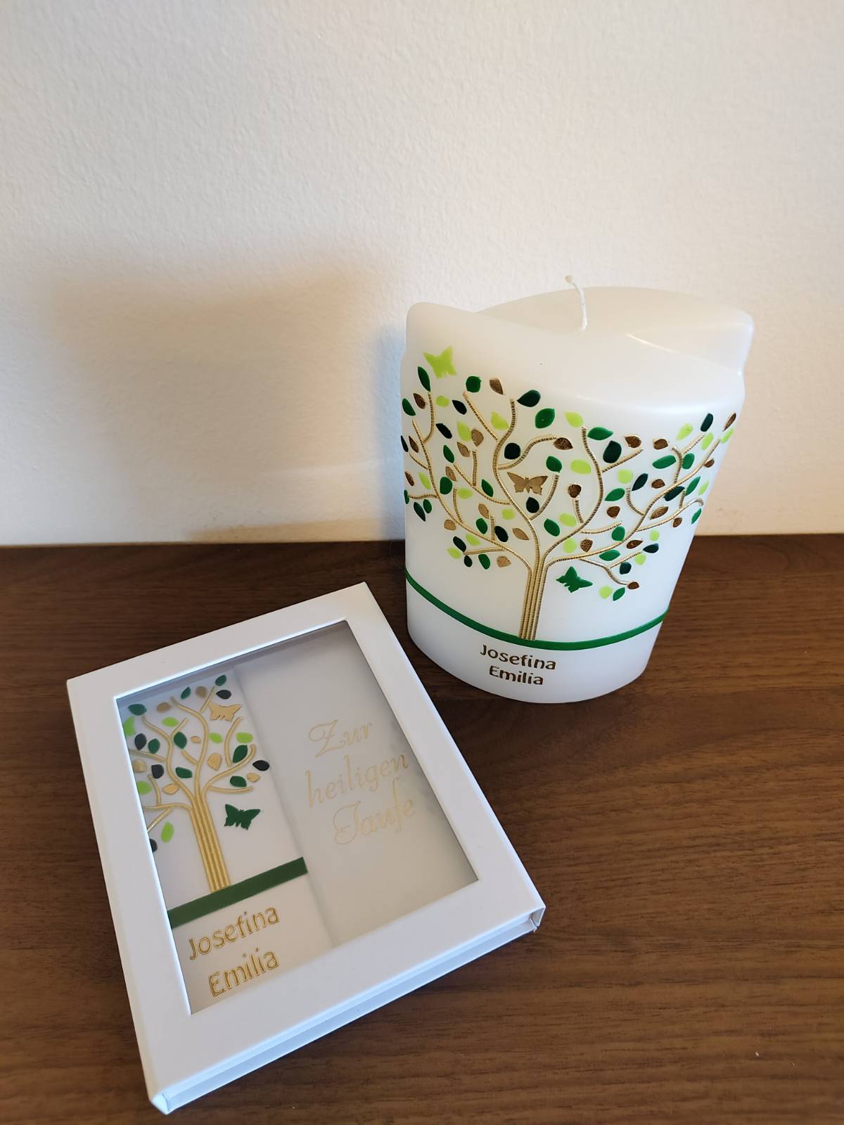 Premium 2-teiliges Lebenskerzen-Set aus 2-Flügel-Ellipse und Taufbrief "Lebensbaum Blätter in Grün" - Blätter in anderer Farbe möglich – Bild 2