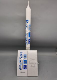 Premium 2-teiliges Taufkerzen Set für Jungen "Blaue Blätterranken mit christl. Symbolen: Kreuz, Taube, Kreuz, Fisch, Kelch und Eheringe", Taufkerze und Taufbrief, 40 x 3 cm, Wachsmotive, verwendbar für Taufe, Kommunion und Hochzeit!, personalisiert