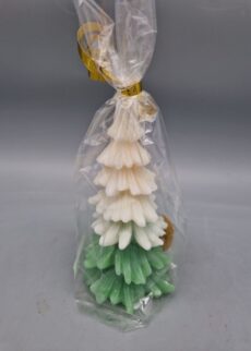 2-färbige Tannenbaum-Kerze, 12 x 7 cm, Recycling-Wachs - derzeit 1 Woche Fertigungzeit!