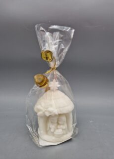 Kerze "Weihnachtskrippe", 5 x 5,5 x 9 cm, Creme, Recycling-Wachs