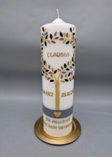 Trauerkerze "Lebensbaum in Gold mit Blättern in Gold, Grau und Schwarz", Name, Geburts- und Sterbedatum und Trauerspruch: "Ein Abschied aber kein Vergessen", 25 x 7 cm, Wachsmotiv, personalisiert