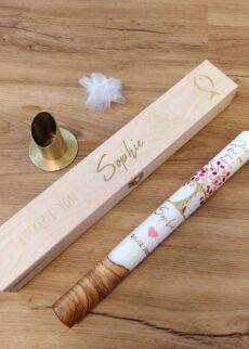 taufkerzenset mi Holzbox beschriftung tropfschutz halter