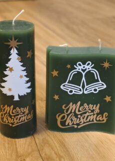 weihnachtskerzen gruen Set beklebt merry christmas