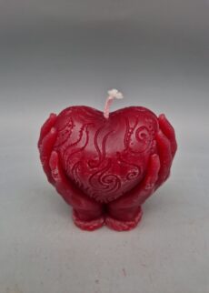 3D-Kerze "Dein Herz in meinen Händen", 8 x 8 x 5, Weinrot, Recycling-Wachs