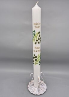 Taufkerze Junge "Matteo", 40 x 3,5 cm, Botanischer Stil mit grünen Zweigen und Blättern mit Blattadern in unterschiedlichen Grüntönen, Wachsmotive, personalisiert