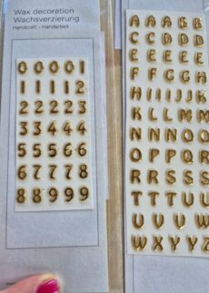 WACHSBUCHSTABEN in GOLD und SILBER in 1110 Wien - wir Ergänzen oder Erneuern bestehende Beschriftungen z.B. auf Taufkerzen - Buchstaben/Ziffern EINZELN ERHÄLTLICH