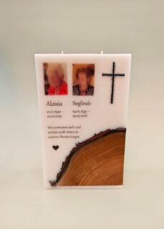 Gedenkkerze an Verstorbene mit Echtholzstück und Teelichteinsatz , 23 x 14 x 7 cm, personalisiert